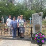 Возложения цветов к братской могиле