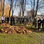 Коллектив ГУ «Дрогичинского ТЦСОН» присоединились к районному месячнику по благоустройству.